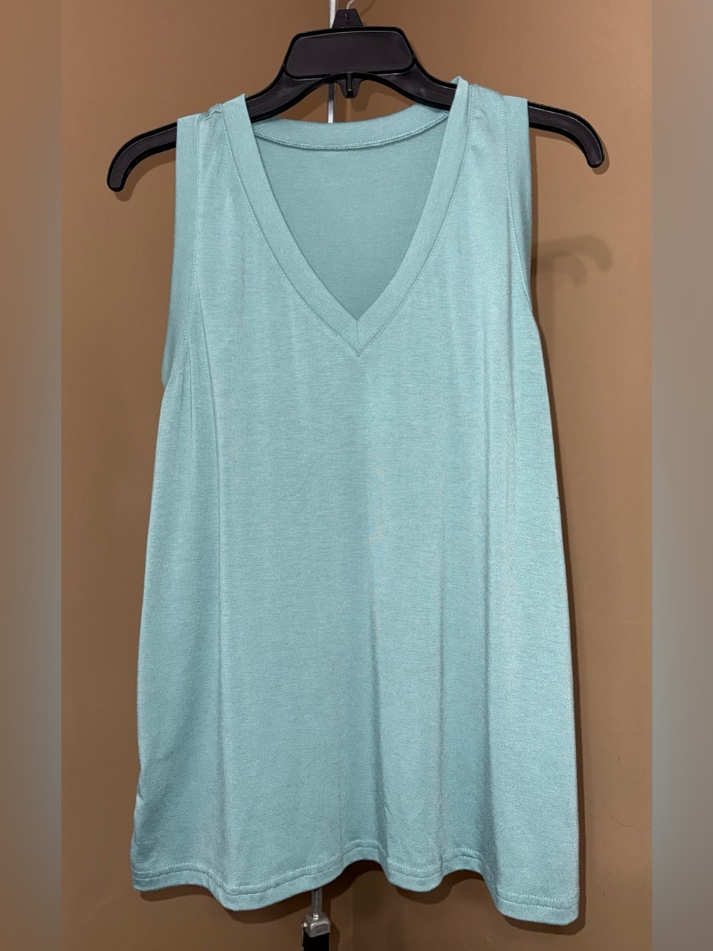BUNDLE OF 2 Women’s V-Neck Tank Tops. Gray & Light Aqua. Size Medium.